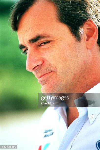 Le pilote espagnol Carlos Sainz pose, le 27 septembre 2000 à Ajaccio, à la veille du départ du Tour de Corse, onzième épreuve du Championnat du monde...