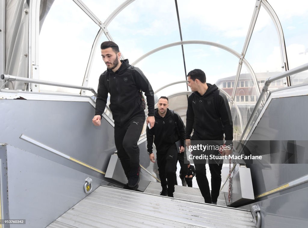 The Arsenal Squad Travel to Madrid
