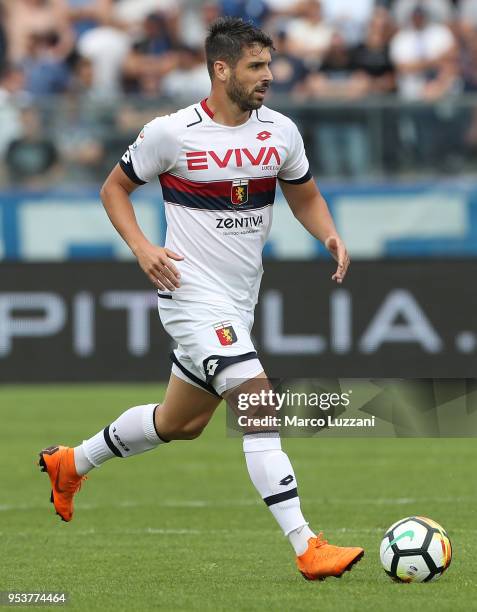 Miguel Veloso of Genoa CFC in action during the serie A match between Atalanta BC and Genoa CFC at Stadio Atleti Azzurri d'Italia on April 29, 2018...