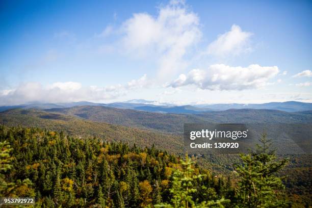 from the mountain top - montanha adams imagens e fotografias de stock