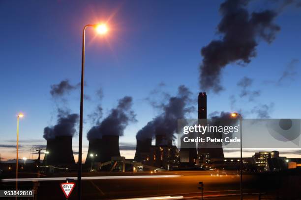 power station - ozonschicht stock-fotos und bilder