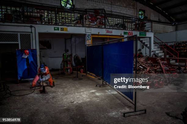 Welding Reworks Examples 72 Re Welding Stock Photos, High-Res Pictures, and Images - Getty Images