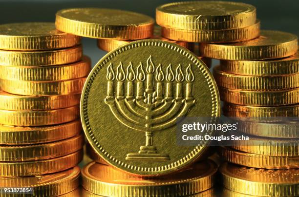 hanukkah gelt coins - ハヌカゲルト ストックフォトと画像