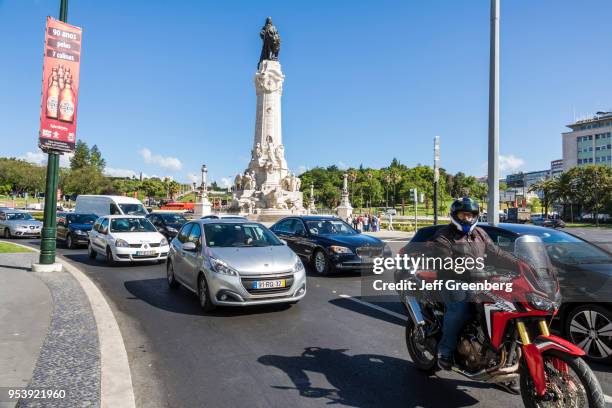 Portugal, Lisbon, Marquis of Pombal Square, monument and roundabout with traffic.