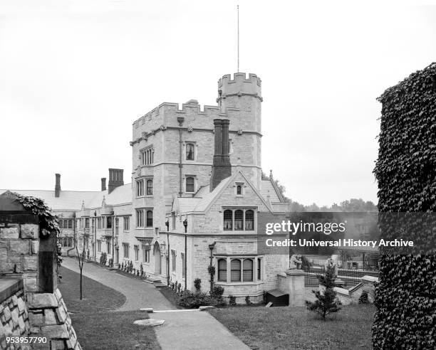 Stafford Little Hall, Princeton University, Princeton, New Jersey, USA, Detroit Publishing Company, 1902.