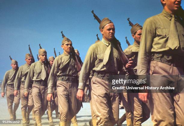 Marines Finishing Training during World War II, Parris Island, South Carolina, USA, Alfred T. Palmer for Office of War Information, May 1942.