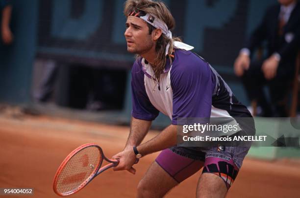 Le joueur de tennis américain Andre Agassi pendant le tournoi de Roland-Garros en 1991, à Paris, France.