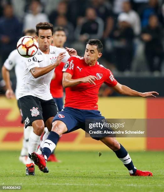 Jadson of Corinthians of Brazil and Diego Rodriguez of Independiente of Argentina in action during the match for the Copa CONMEBOL Libertadores 2018...