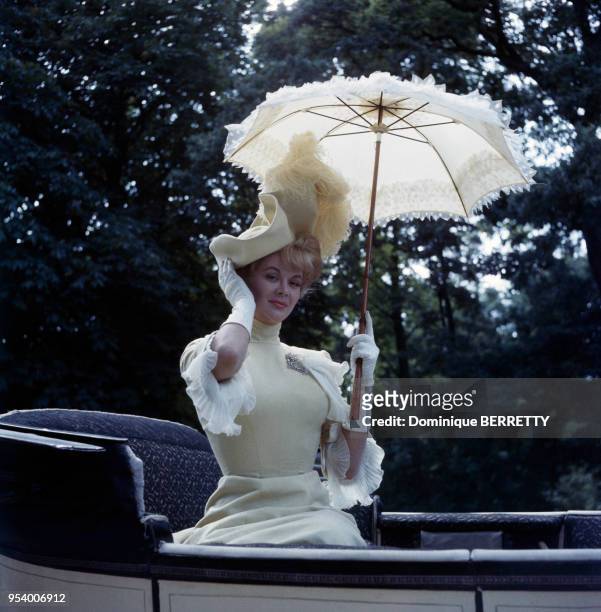 Actrice américaine Monique van Vooren pendant le tournage de ?Gigi? de Vincente Minnelli, à Paris, en 1958, France.