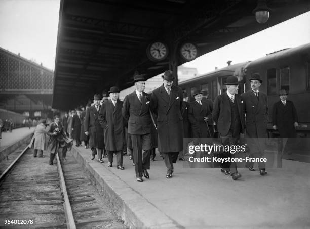 Messieurs Flandin et Laval sur le quai de la Gare de Lyon à Paris, France le 10 avril 1935.