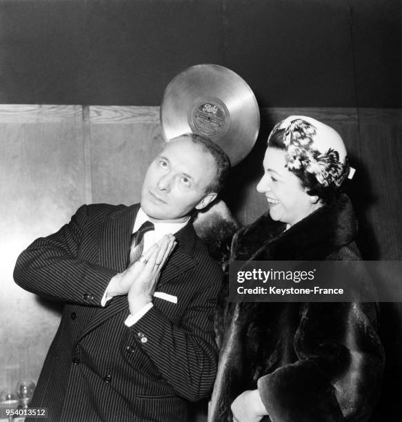 Masod Robi Mado Robin Photos and Premium High Res Pictures - Getty Images