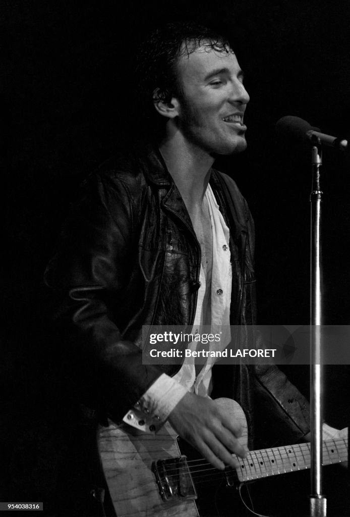 Springsteen 1981 Bruce Springsteen en concert à Saint-Ouen le 11 avril 1981, France ...