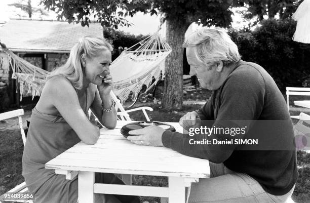 Jean-Marie Le Pen et sa femme Pierrette en vacances dans sa maison familiale de La Trinité-sur-Mer le 3 septembre 1980, France.