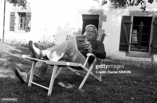 Jean-Marie Le Pen en vacances dans sa maison familiale de La Trinité-sur-Mer le 3 septembre 1980, France.