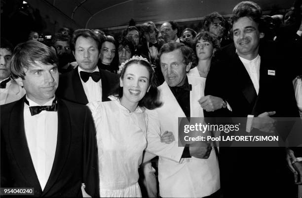 Isabelle Adjani accompagné de Sam Neil, Heinz bennent et Andrzej Zulawski lors de la montée des marches du film 'Possesion' lors du Festival de...