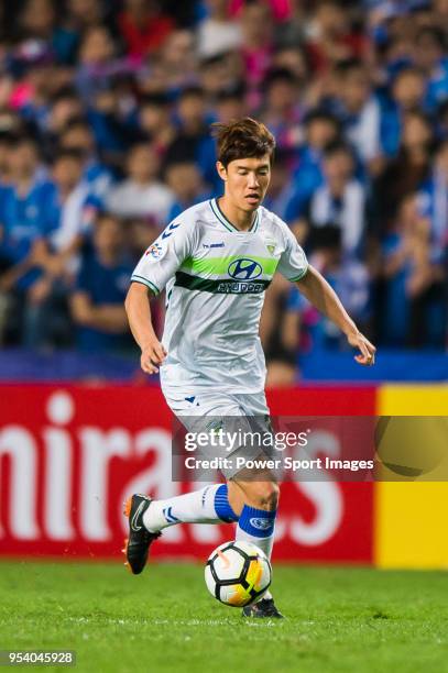 Hong Jeongho of Jeonbuk Hyundai Motors FC in action during the AFC Champions League Group E match between Kitchee and Jeonbuk Hyundai Motors at the...