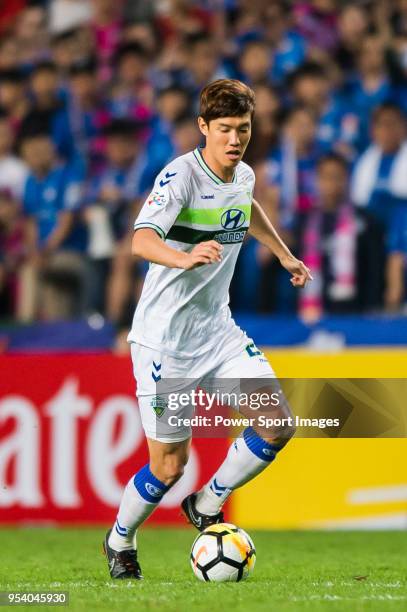 Hong Jeongho of Jeonbuk Hyundai Motors FC in action during the AFC Champions League Group E match between Kitchee and Jeonbuk Hyundai Motors at the...
