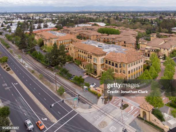 aerial: netflix & roku headquarters in los gatos, silicon valley, usa - jonathan clark stock pictures, royalty-free photos & images