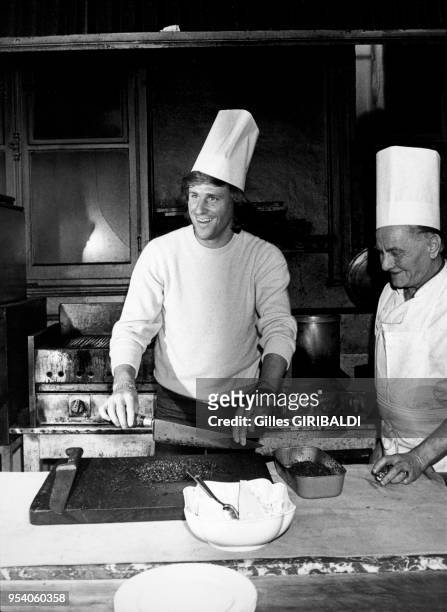 Björn Borg déguisé en cuisinier avec le chef du Monte-Carlo Country Club en décembre 1981, Monaco.