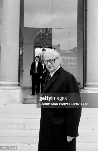 René Clement arrive au Palais de l'Elysée pour recevoir la Cravate de Commandeur de la Légion D'honneur à Paris le 9 mai 1984, France.