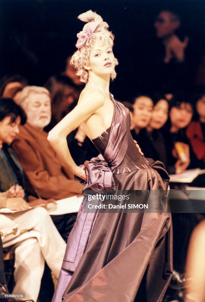 Défilé Givenchy, Haute Couture Printemps-été 1996
