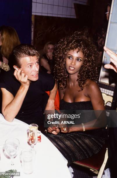 David Bowie et son épouse Iman lors d'une soirée en septembre 1991 à Paris, France.