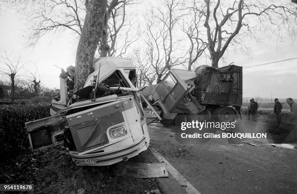 Accident de la route entre un autocar et un camion sur la RN 113 dans la commune de Montgaillard-Lauragais le 12 décembre 1979, France.