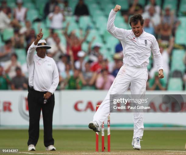 Graeme Swann of England celebrates taking the wicket of Morne Morkel of South Africa for lbw and 23 runs during day two of the second test match...
