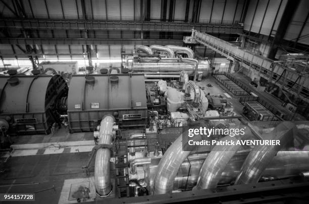 Salle des machines à la centrale nucléaire de Nogent-sur-Marne en novembre 1988, France.