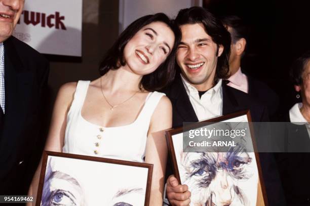 Elsa Zylberstein et Olivier Martinez reçoit le prix Romy Schneider à Paris en novembre 1993, France.