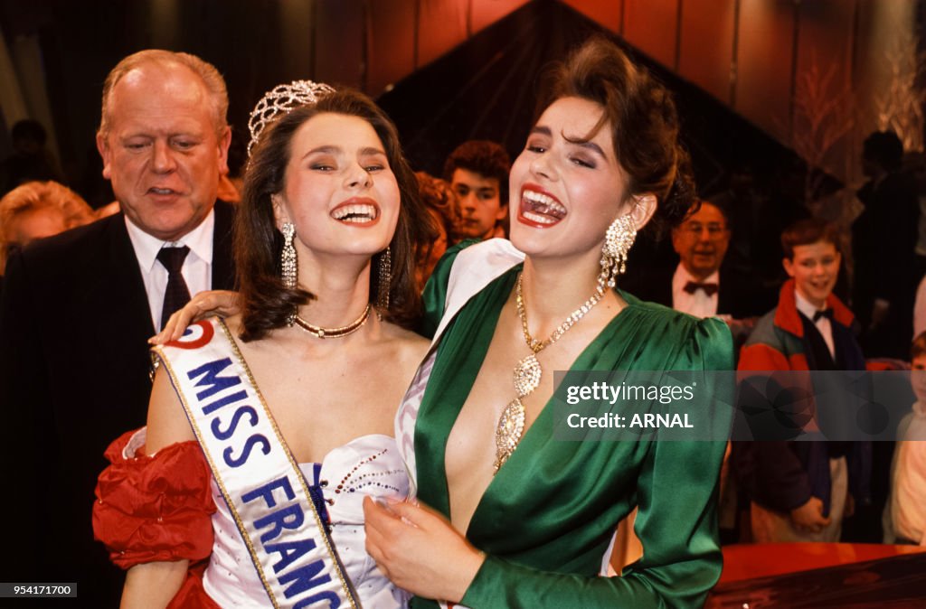 Peggy Zlotkowski élu Miss France 1989 à Saint-Denis en décembre 1988,... News Photo - Getty Images