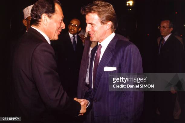Le Premier ministre Michel Rocard et le secrétaire d'État chargé de l'Action humanitaire Bernard Kouchner en mai 1989 à Djibouti.