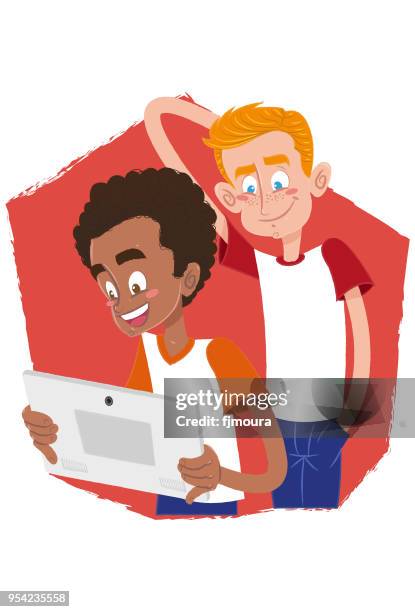 amigos usando o tablet - meninos stock-grafiken, -clipart, -cartoons und -symbole