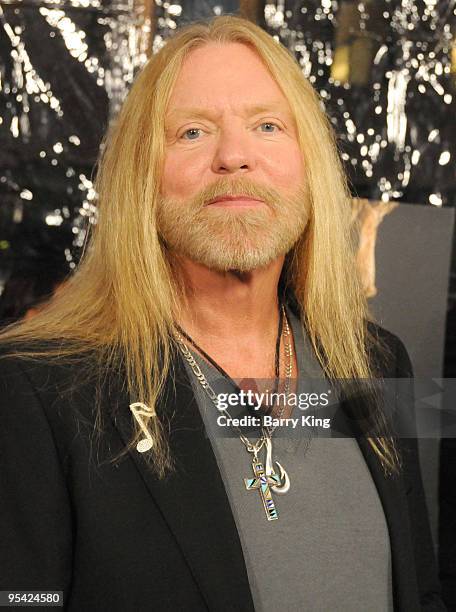 Musician Gregg Allman arrives at the Los Angeles Premiere "Crazy Heart" at the Academy of Motion Picture Arts and Sciences on December 8, 2009 in...