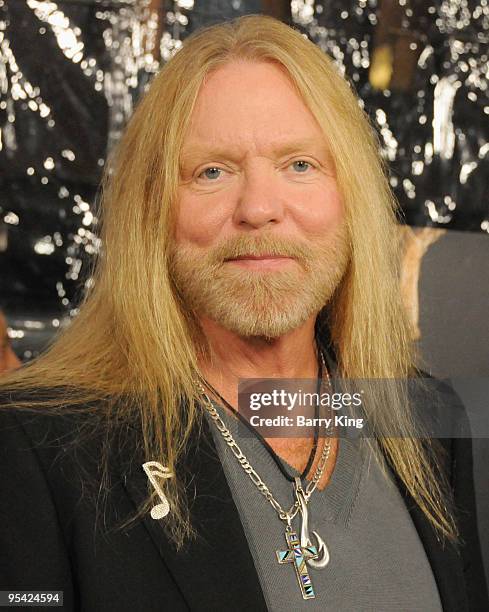 Musician Gregg Allman arrives at the Los Angeles Premiere "Crazy Heart" at the Academy of Motion Picture Arts and Sciences on December 8, 2009 in...