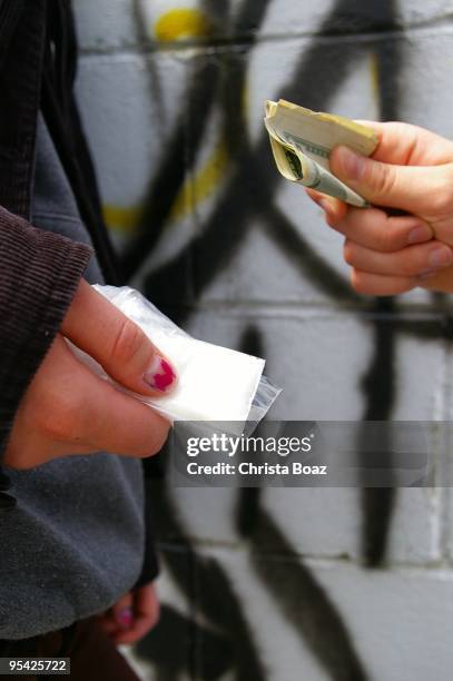 drug deal - criminal offence stock pictures, royalty-free photos & images