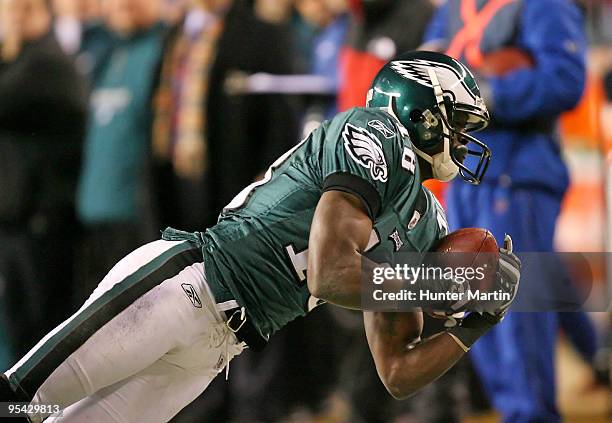 Wide receiver Jeremy Maclin of the Philadelphia Eagles catches a key pass in the fourth quarter during a game against the Denver Broncos on December...