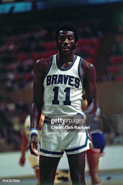 Bob McAdoo of the Buffalo Braves looks on during a game circa 1974 at the Buffalo Memorial Auditorium in Buffalo, New York. NOTE TO USER: User...