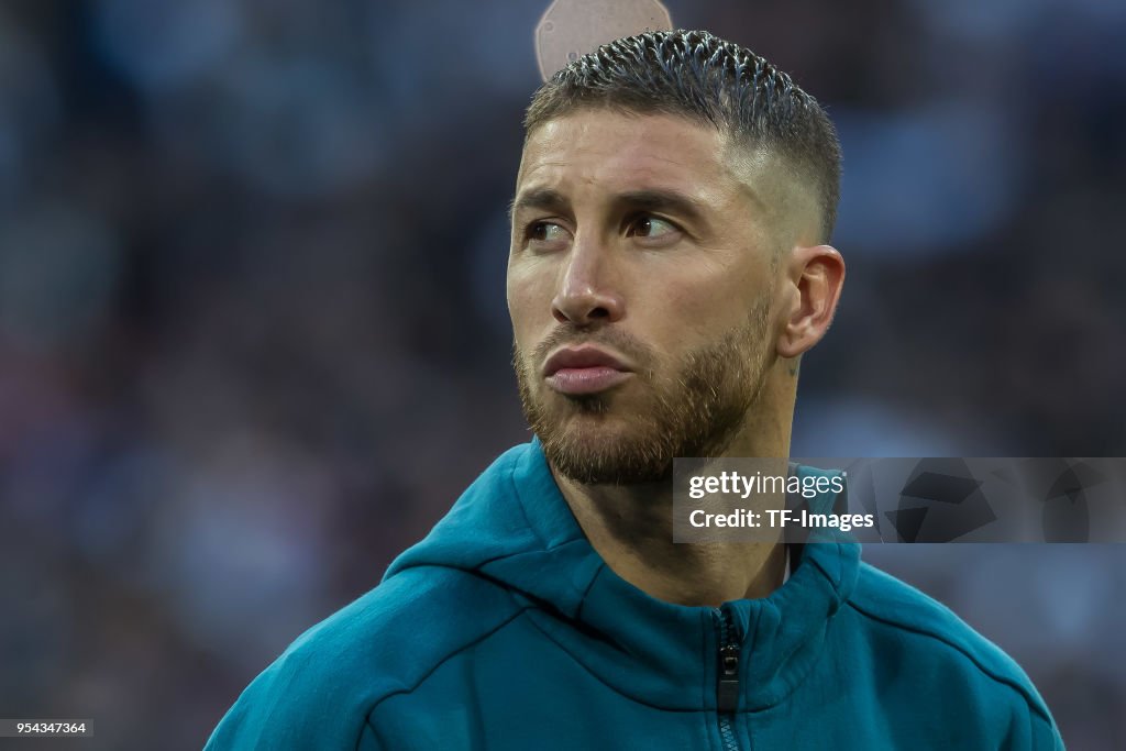 Sergio Ramos of Real Madrid looks on prior the UEFA Champions League... de noticias - Getty Images