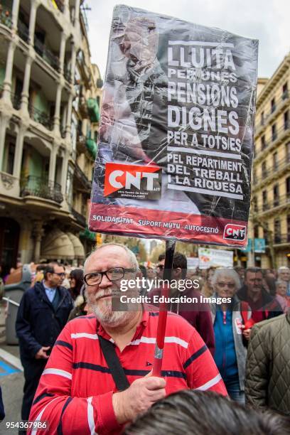 Pensioners and young people from all around Spain took part in a nationwide demonstration to protest the government's plan to only increase their...