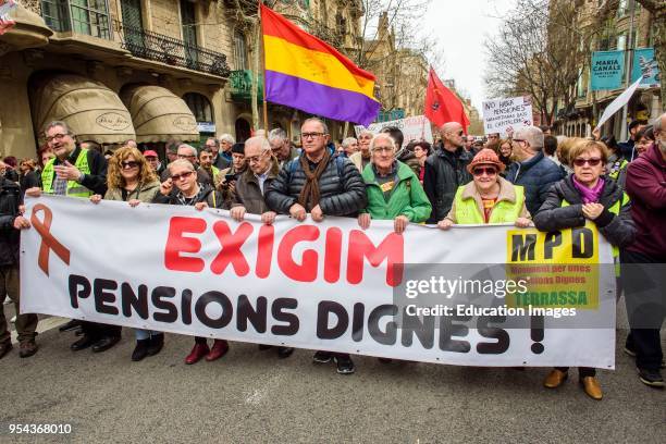 Barcelona, Catalonia, Spain. 18nd Mar, 2018. Pensioners and young people from all around Spain took part in a nationwide demonstration to protest the...