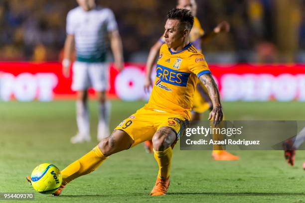 Eduardo Vargas of Tigres controls the ball during the quarter finals first leg match between Tigres UANL and Santos Laguna as part of the Torneo...