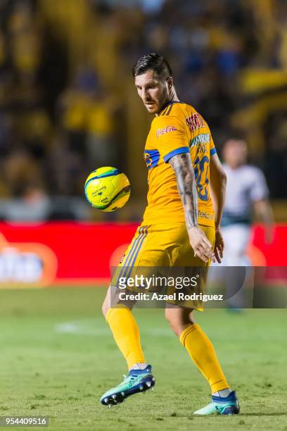 Andre-Pierre Gignac of Tigres observes the ball during the quarter finals first leg match between Tigres UANL and Santos Laguna as part of the Torneo...