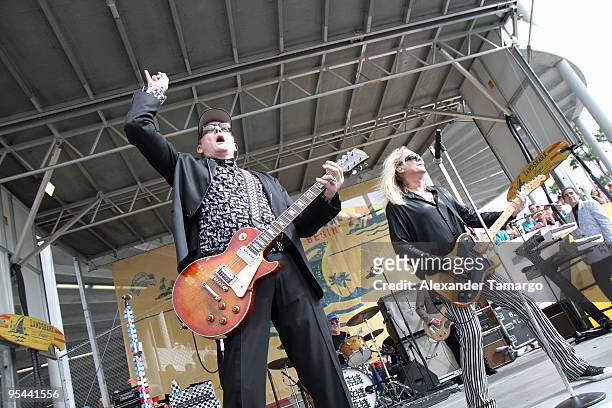 Rick Neilsen and Robin Zander perform at the Miami Dolphins game at Landshark Stadium on December 27, 2009 in Miami, Florida.