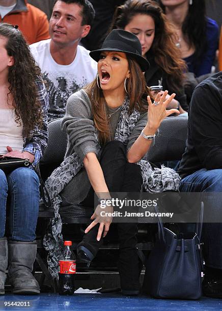 Eva Longoria Parker attends the San Antonio Spurs vs New York Knicks game at Madison Square Garden on December 27, 2009 in New York City.