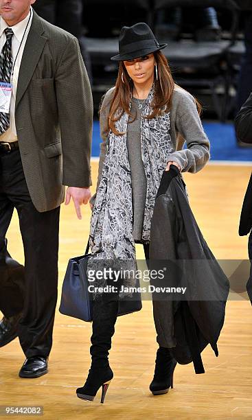 Eva Longoria Parker attends the San Antonio Spurs vs New York Knicks game at Madison Square Garden on December 27, 2009 in New York City.