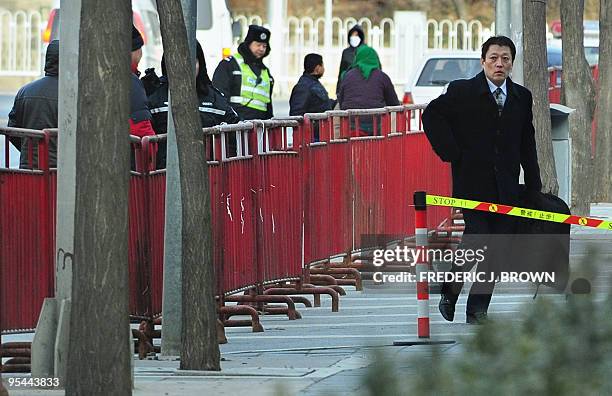 Shang Baojun, the lawyer for leading Chinese dissident Liu Xiaobao enters the courthouse for the verdict of Liu's trial on December 25, 2009 in...