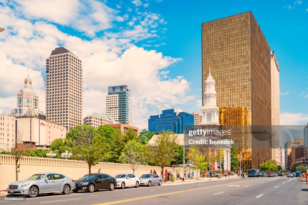 Rua principal no centro da cidade de Hartford Connecticut