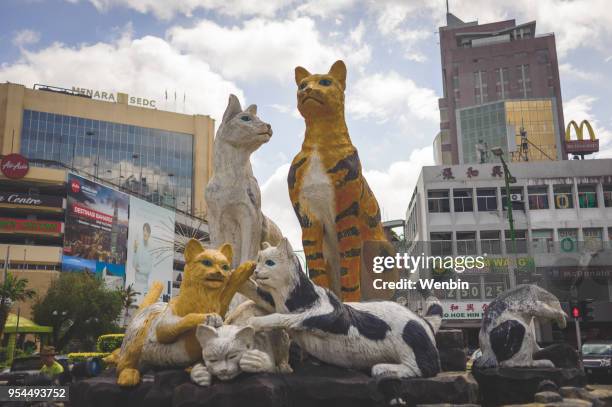 the cat statues in the street kuching - kuching statue stock pictures, royalty-free photos & images