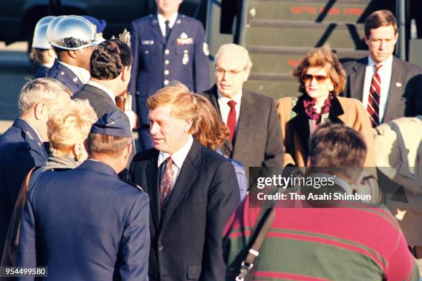 Vice President Dan Quayle, his wife Marilyn and U.N Secretary General Javier Perez de Cuellar are seen on arrival at U.S. Yokota Air Base on November...